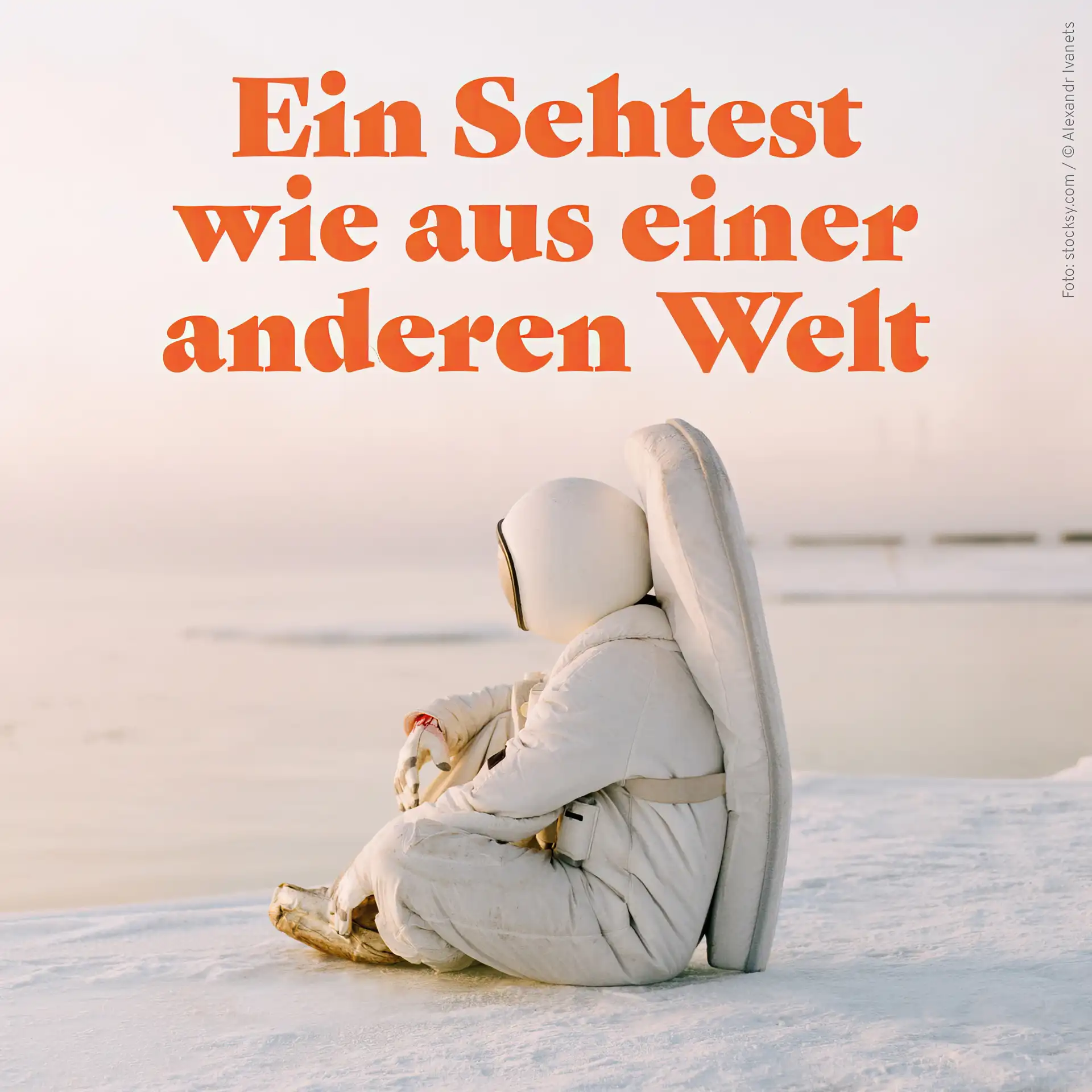 Astronaut sitzend in einer Eislandschaft